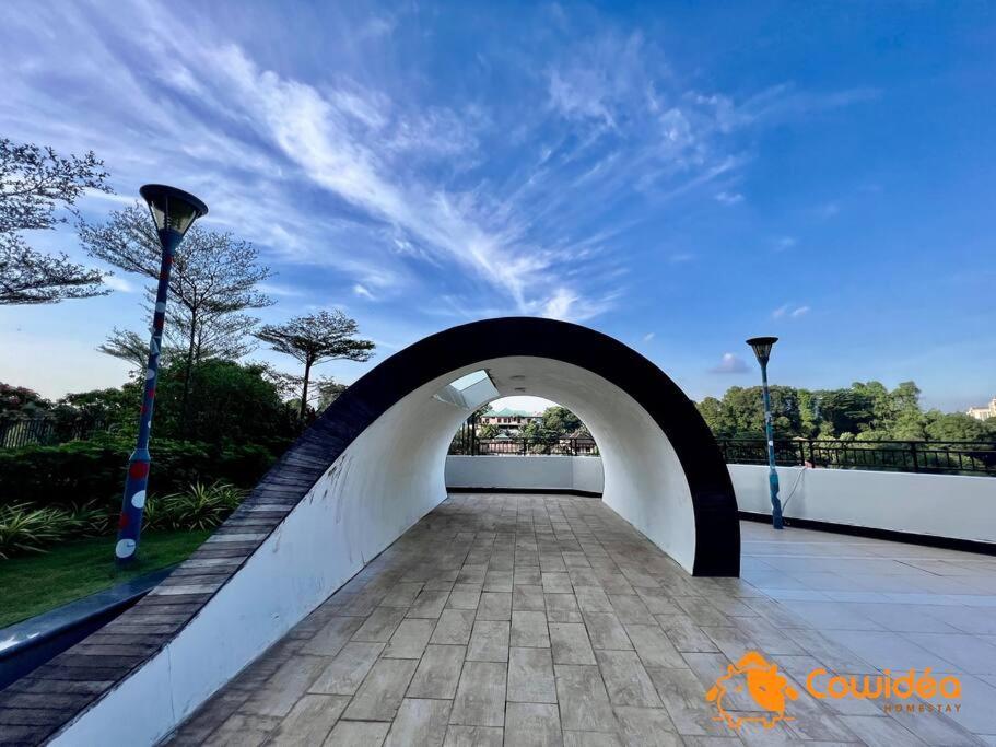 Danga Bay -- Seaglance Horizon - 3br3b - 7pax By Cowidea *