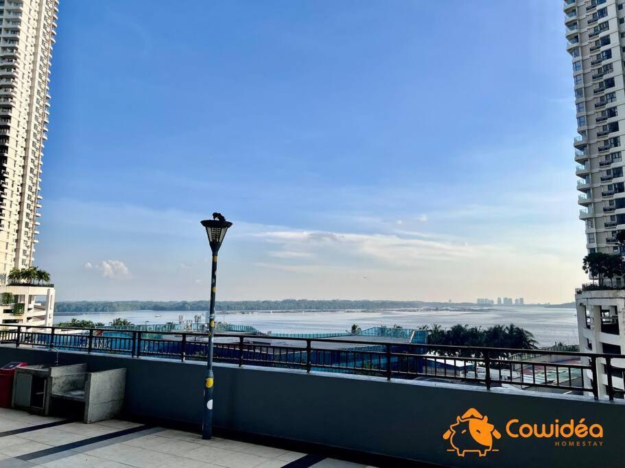 Danga Bay -- Seaglance Horizon - 3br3b - 7pax By Cowidea Johor Bahru
