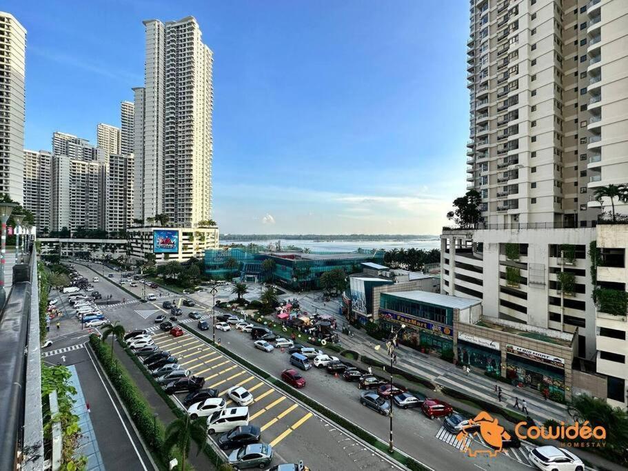 Danga Bay -- Seaglance Horizon - 3br3b - 7pax By Cowidea