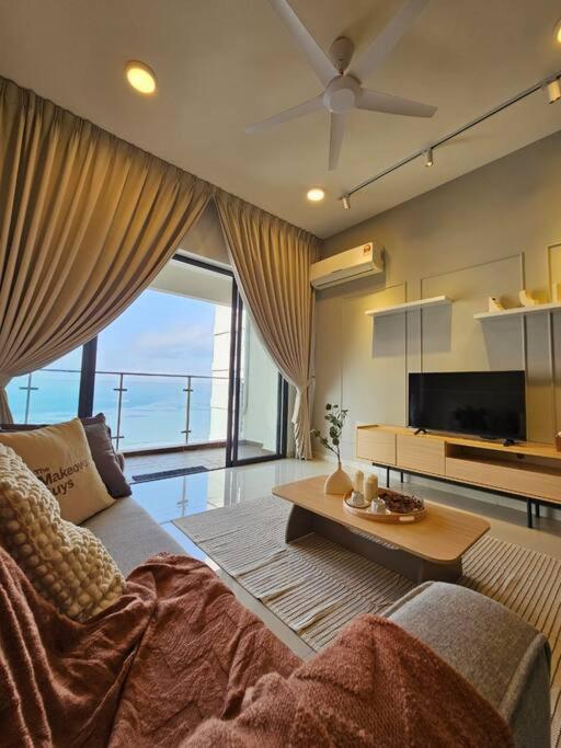 Danga Bay -- Seaglance Horizon - 3br3b - 7pax By Cowidea